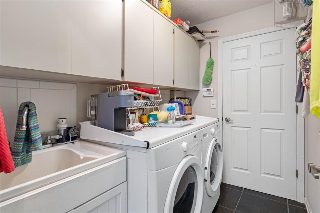 For Sale: $500,000 (4 beds, 3 baths, 2519 Square Feet)