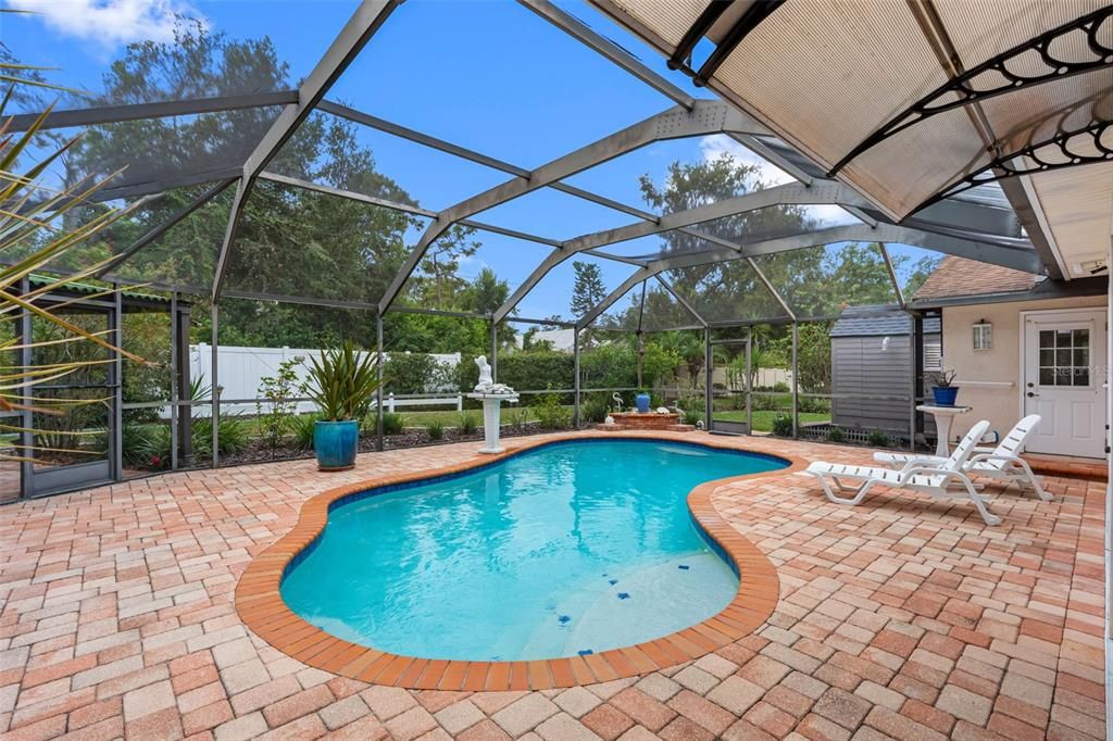 For Sale: $500,000 (4 beds, 3 baths, 2519 Square Feet)