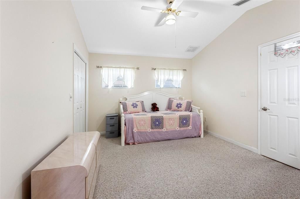 For Sale: $500,000 (4 beds, 3 baths, 2519 Square Feet)