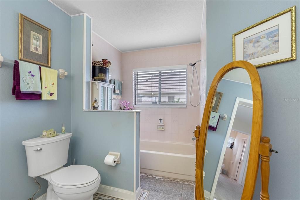 For Sale: $500,000 (4 beds, 3 baths, 2519 Square Feet)