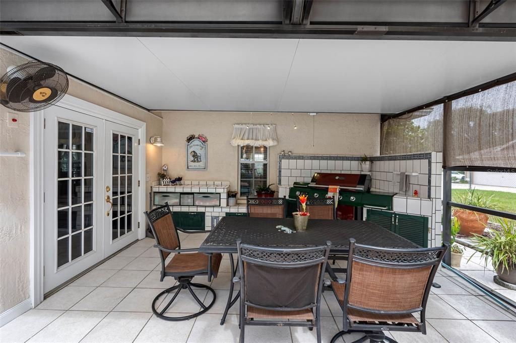 For Sale: $500,000 (4 beds, 3 baths, 2519 Square Feet)