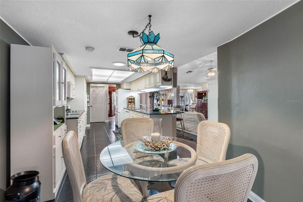 For Sale: $500,000 (4 beds, 3 baths, 2519 Square Feet)