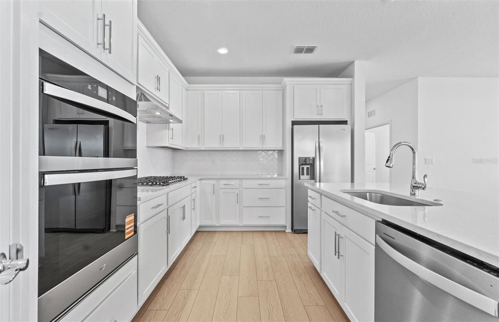 Active With Contract: $515,410 (3 beds, 3 baths, 2262 Square Feet)