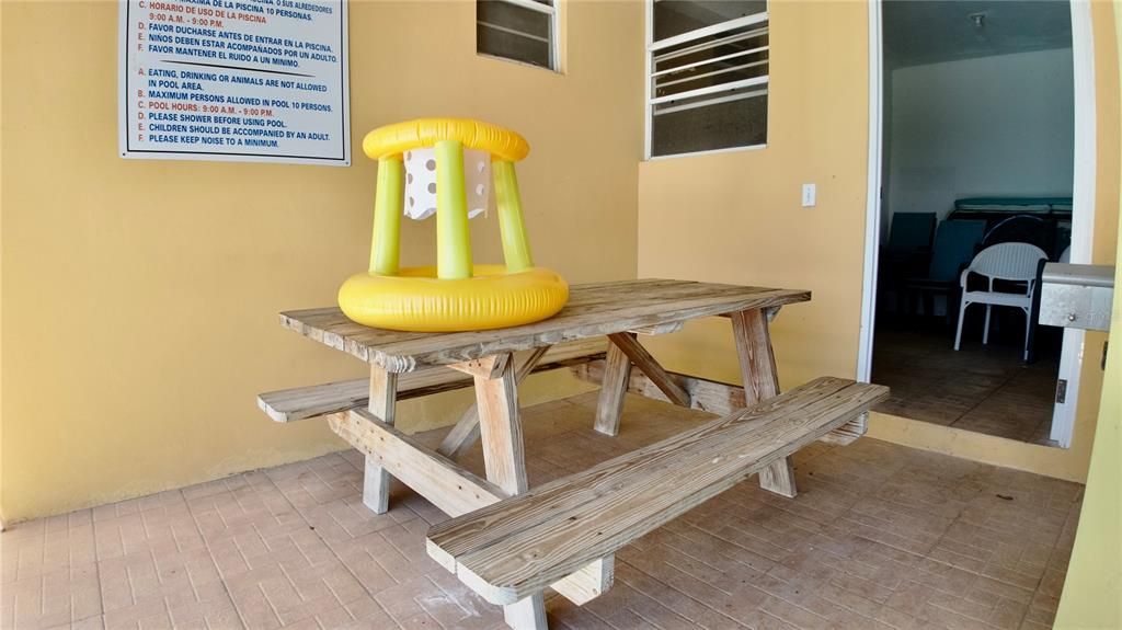 For Rent: $1,600 (2 beds, 1 baths, 680 Square Feet)