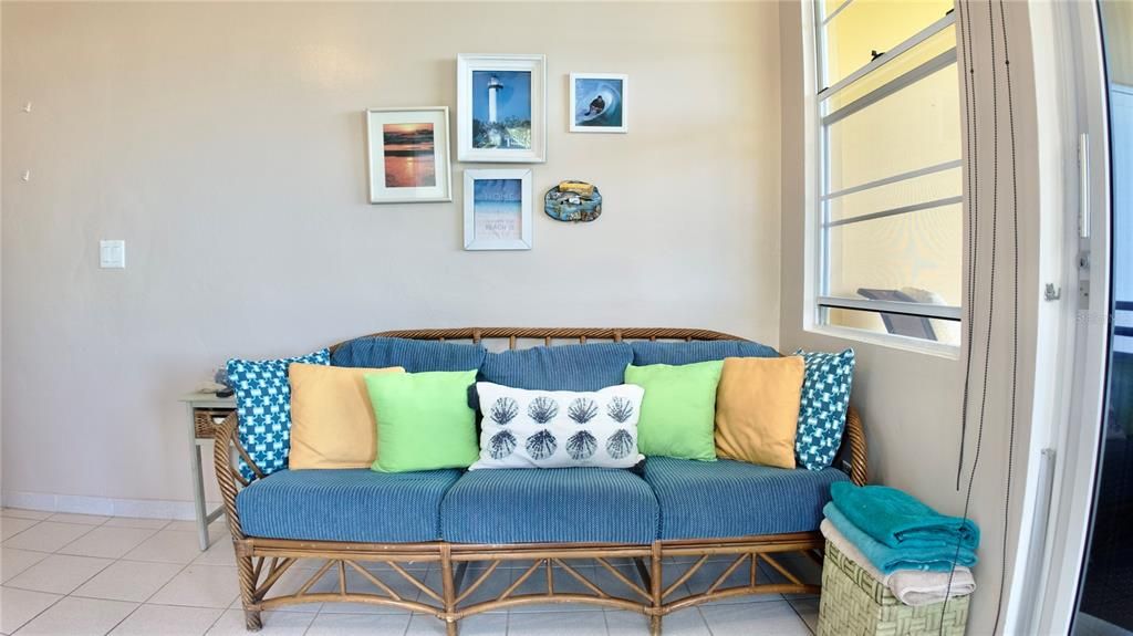 For Rent: $1,600 (2 beds, 1 baths, 680 Square Feet)