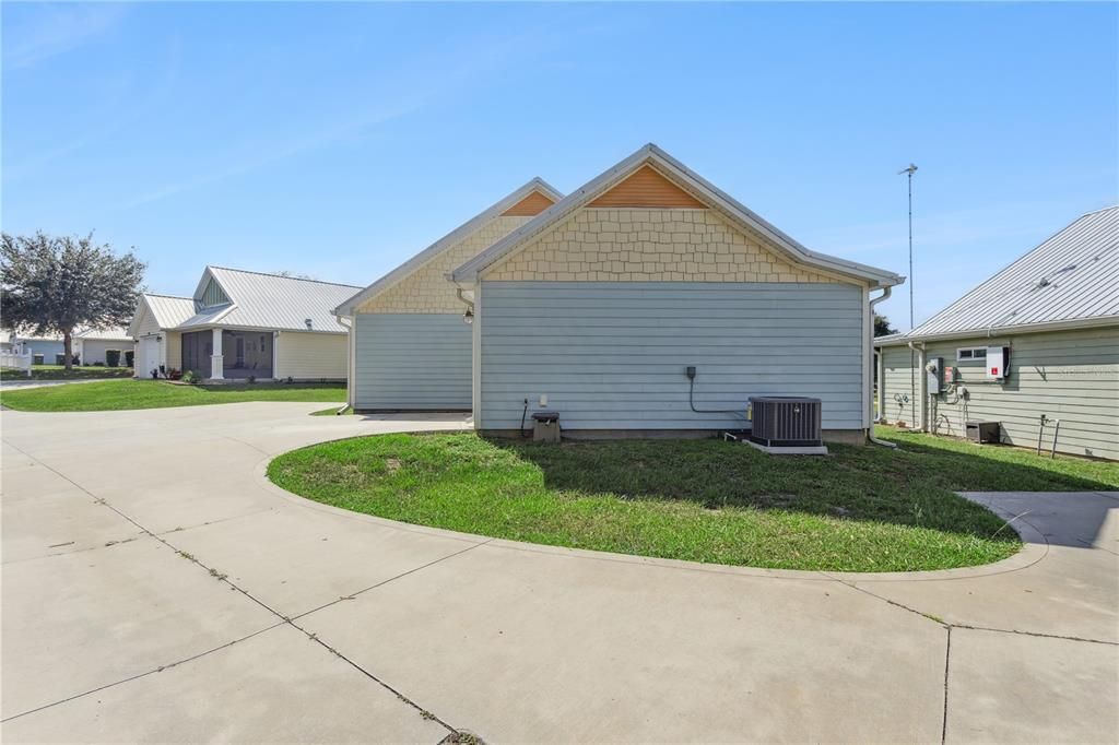 For Sale: $319,000 (3 beds, 2 baths, 1360 Square Feet)