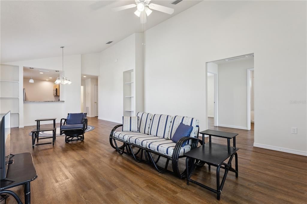 For Sale: $319,000 (3 beds, 2 baths, 1360 Square Feet)