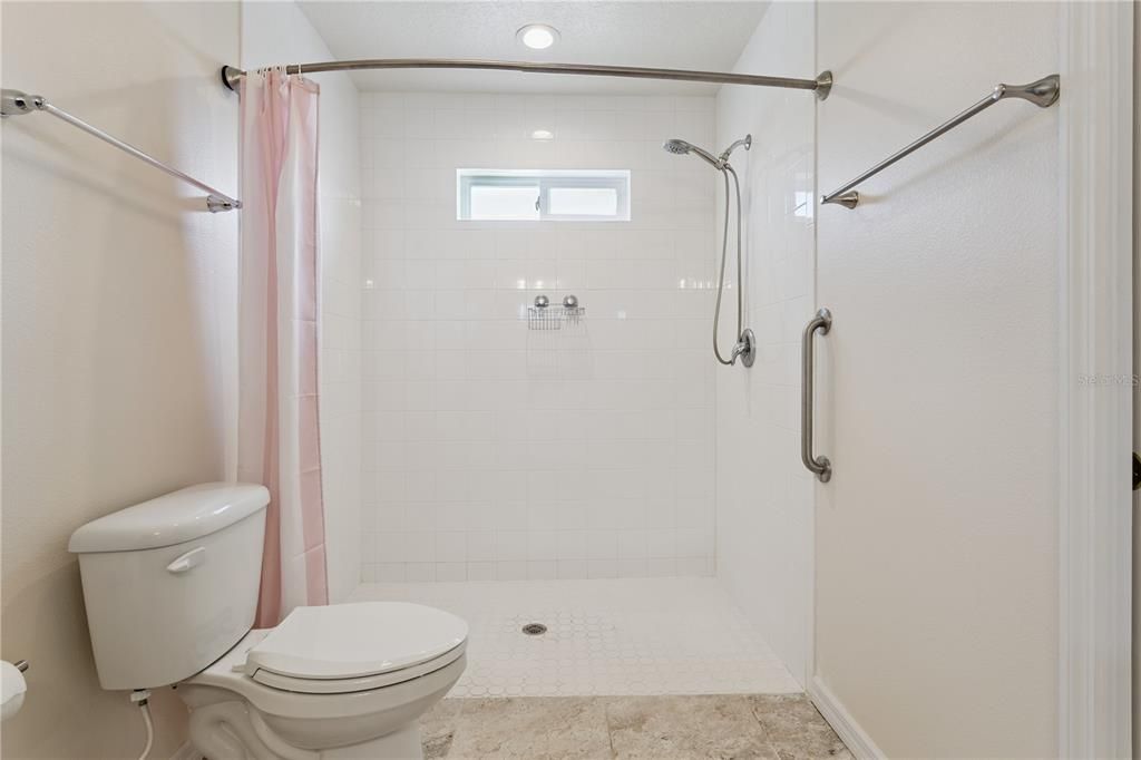 For Sale: $319,000 (3 beds, 2 baths, 1360 Square Feet)