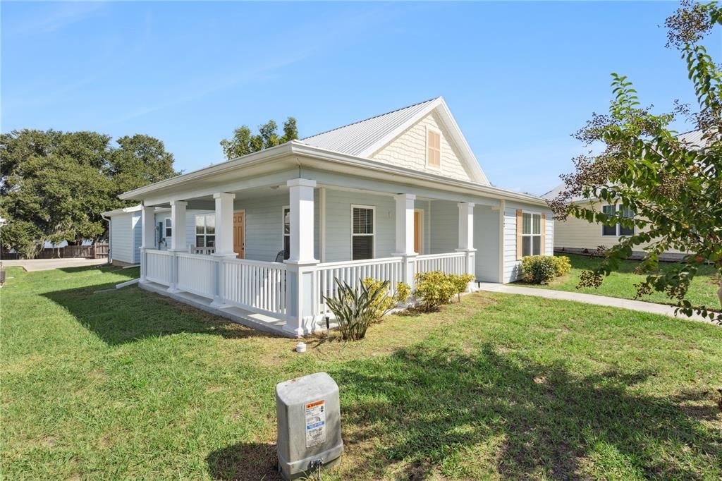 For Sale: $319,000 (3 beds, 2 baths, 1360 Square Feet)