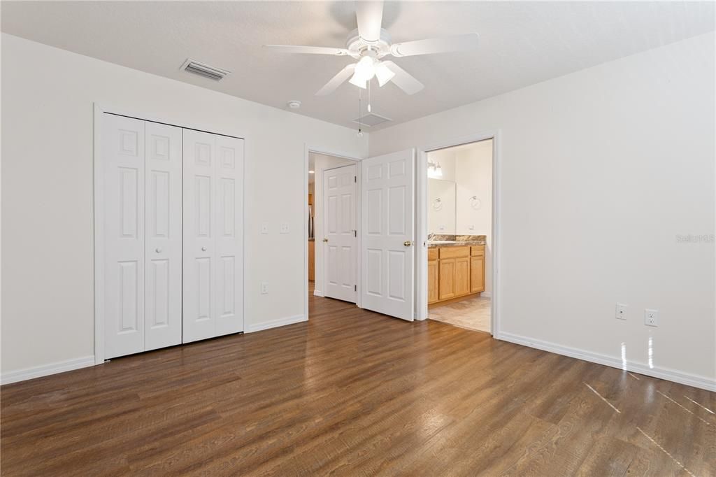 For Sale: $319,000 (3 beds, 2 baths, 1360 Square Feet)