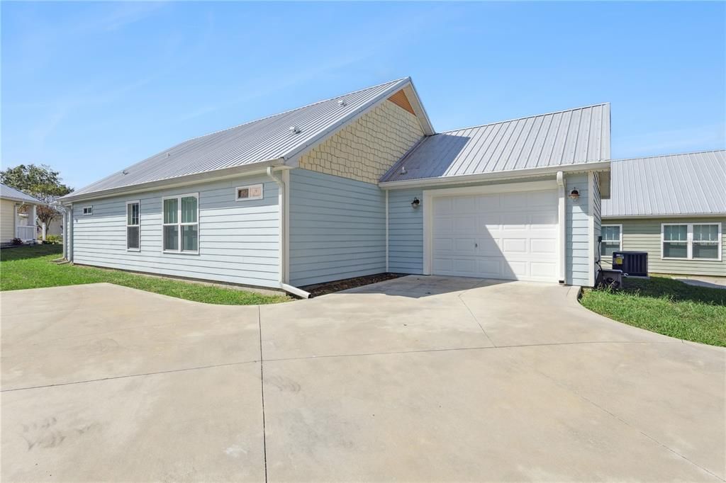 For Sale: $319,000 (3 beds, 2 baths, 1360 Square Feet)