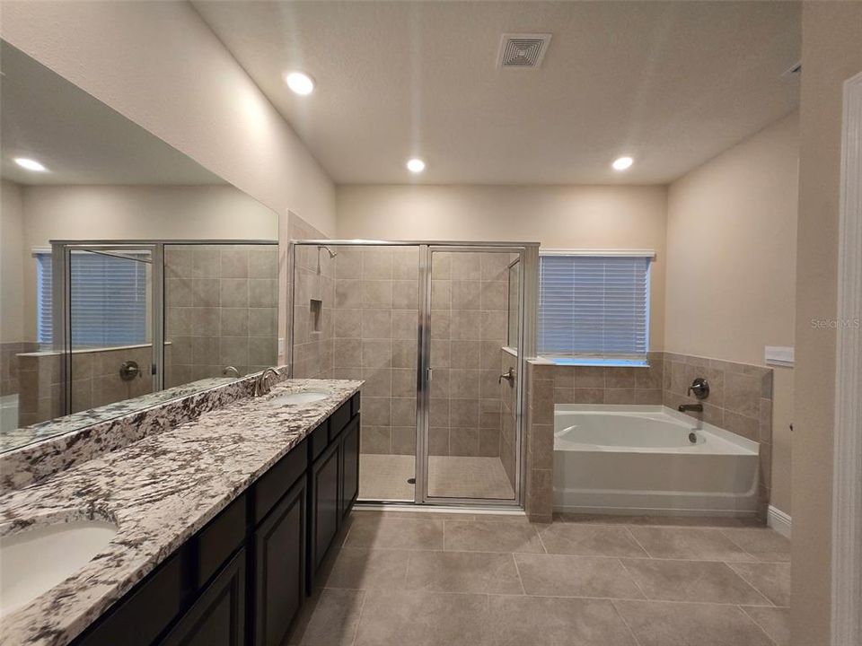 For Rent: $3,995 (4 beds, 3 baths, 3643 Square Feet)