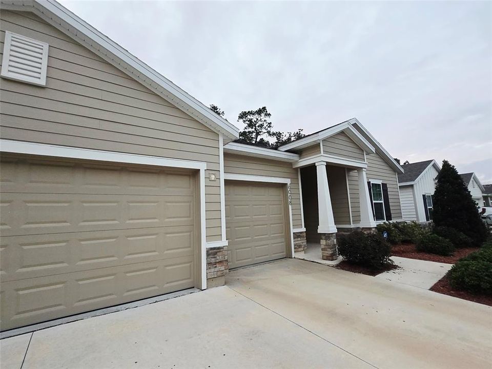 For Rent: $3,995 (4 beds, 3 baths, 3643 Square Feet)