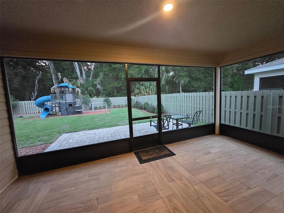 For Rent: $3,995 (4 beds, 3 baths, 3643 Square Feet)