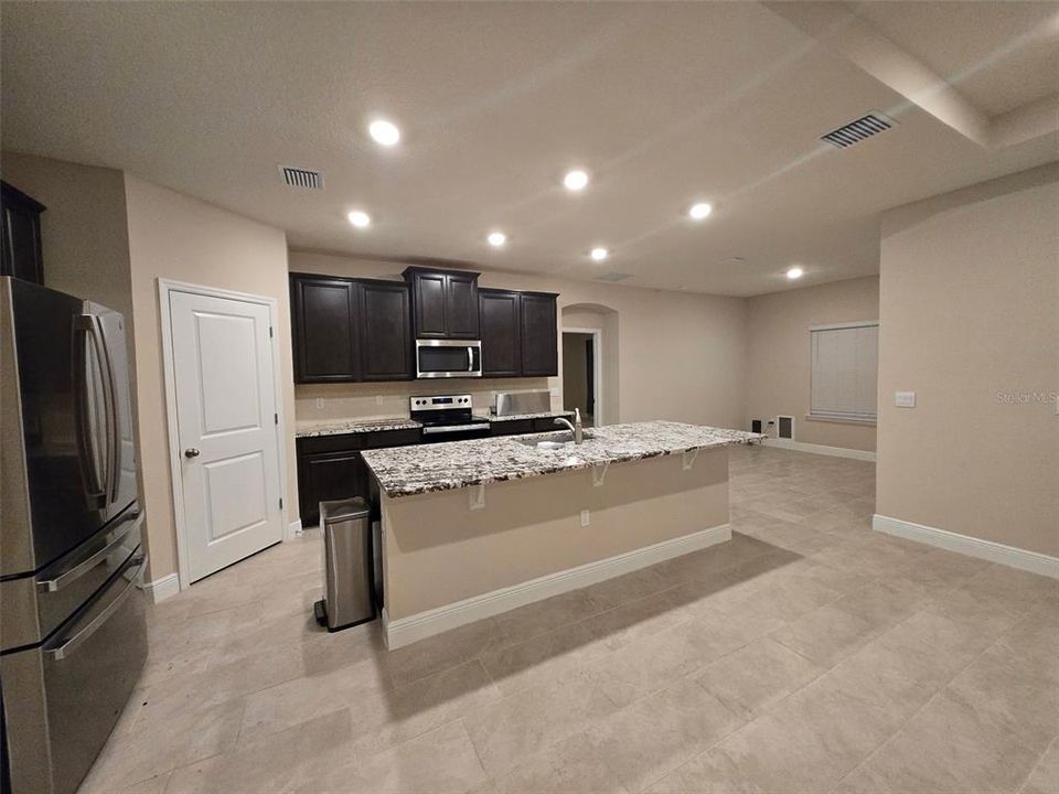 For Rent: $3,995 (4 beds, 3 baths, 3643 Square Feet)