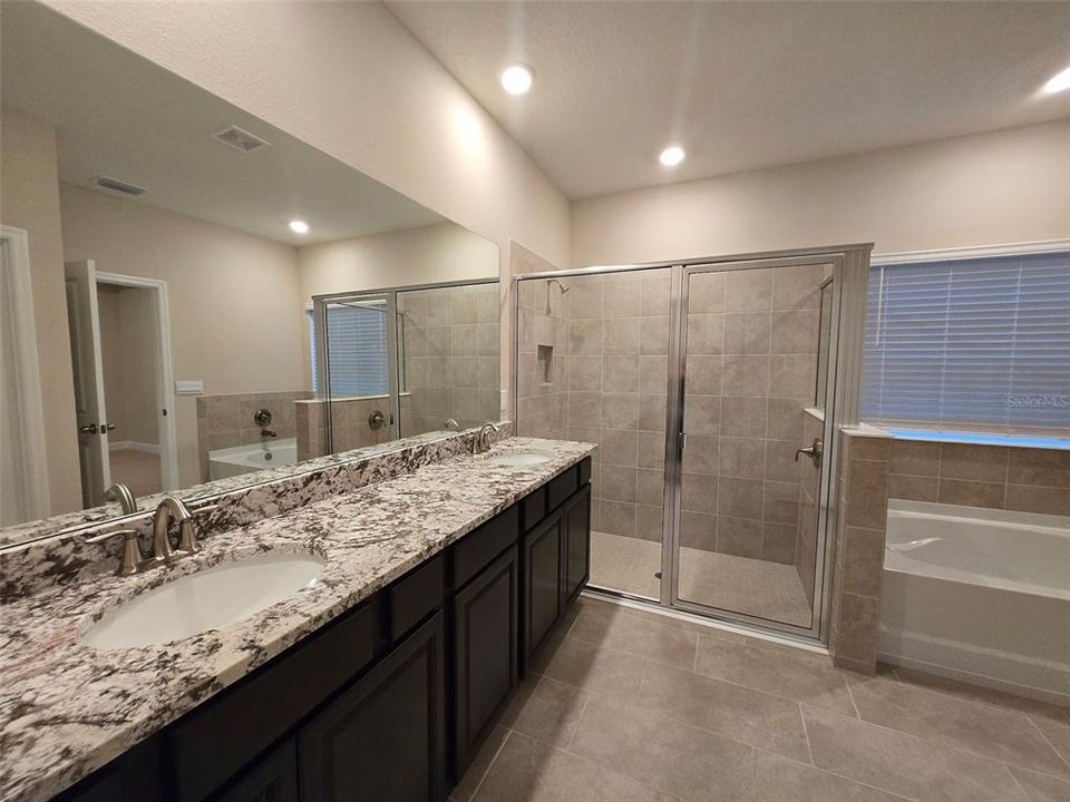 For Rent: $3,995 (4 beds, 3 baths, 3643 Square Feet)