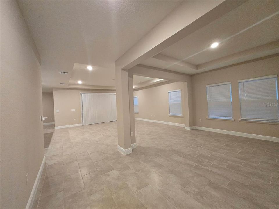 For Rent: $3,995 (4 beds, 3 baths, 3643 Square Feet)