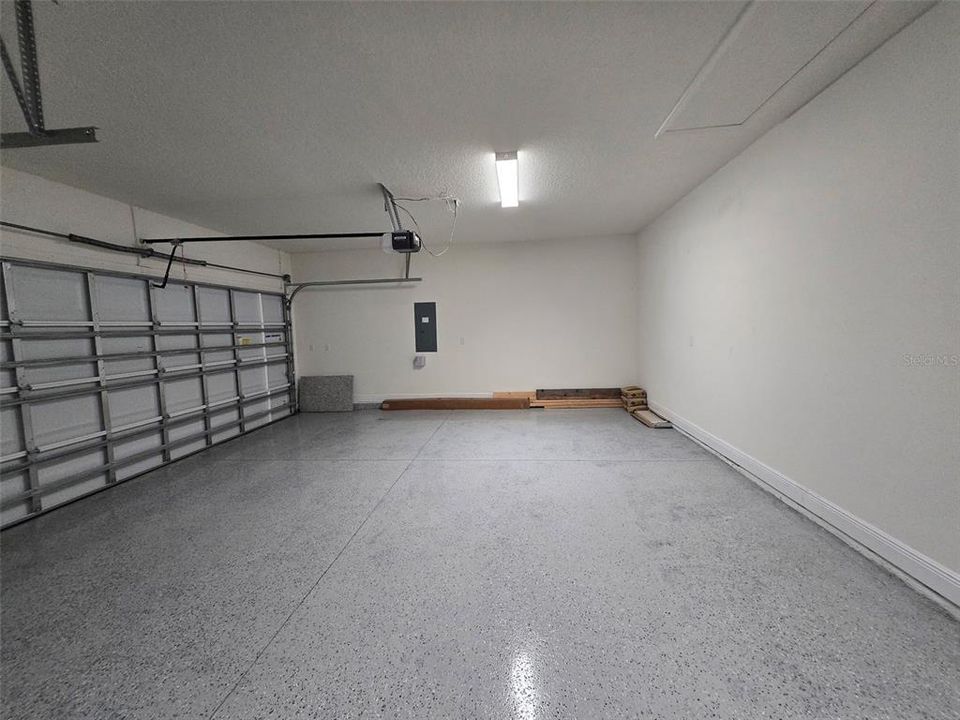 For Rent: $3,995 (4 beds, 3 baths, 3643 Square Feet)