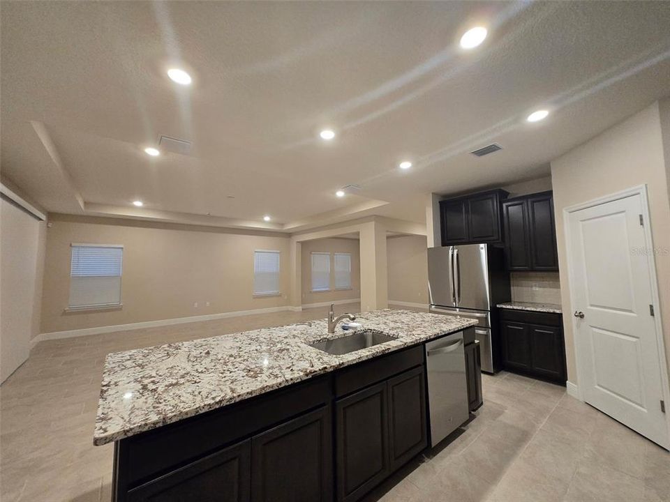 For Rent: $3,995 (4 beds, 3 baths, 3643 Square Feet)