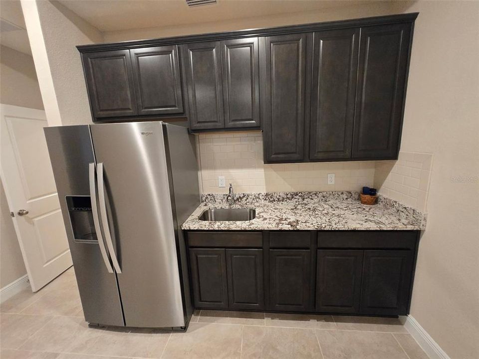 For Rent: $3,995 (4 beds, 3 baths, 3643 Square Feet)