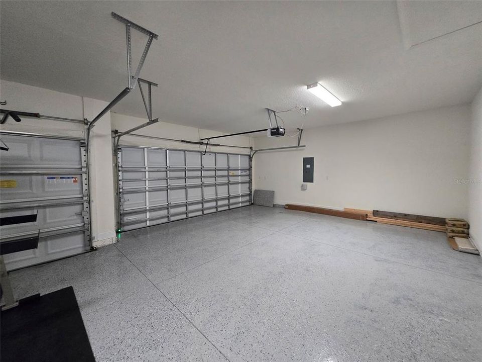 For Rent: $3,995 (4 beds, 3 baths, 3643 Square Feet)