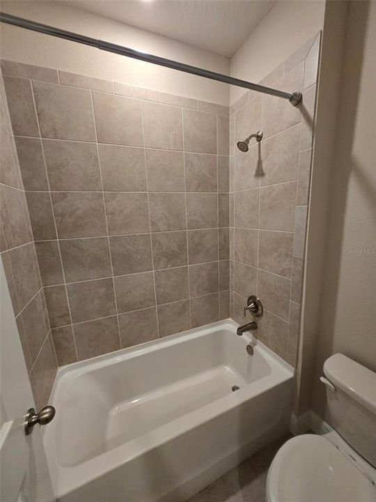 For Rent: $3,995 (4 beds, 3 baths, 3643 Square Feet)