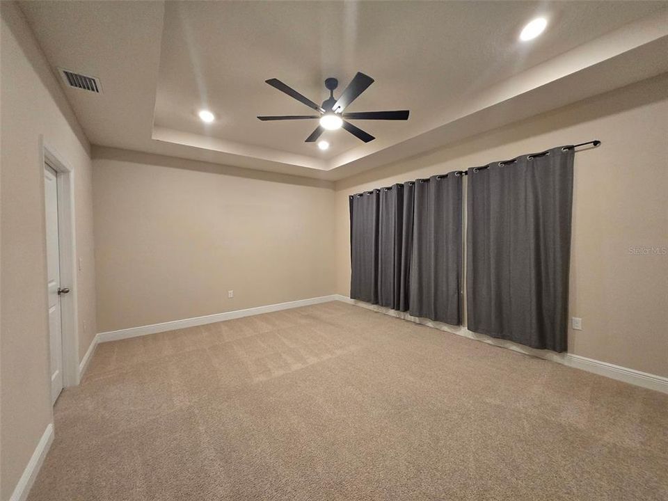 For Rent: $3,995 (4 beds, 3 baths, 3643 Square Feet)