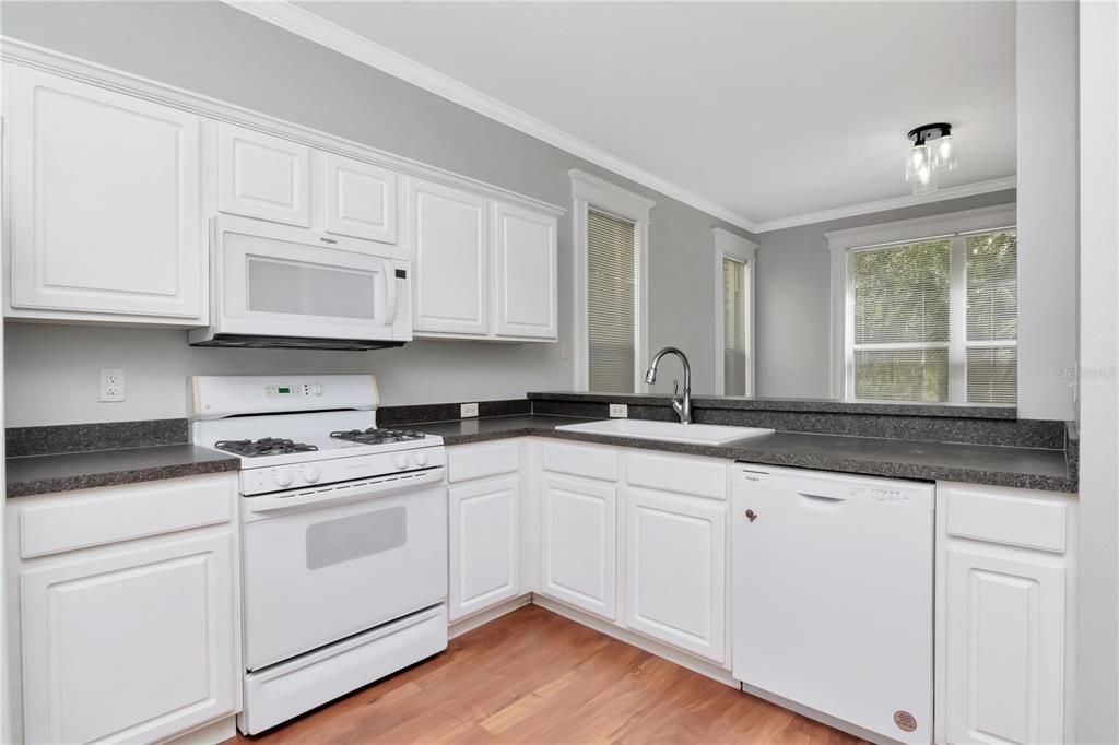 For Sale: $415,000 (3 beds, 2 baths, 1531 Square Feet)