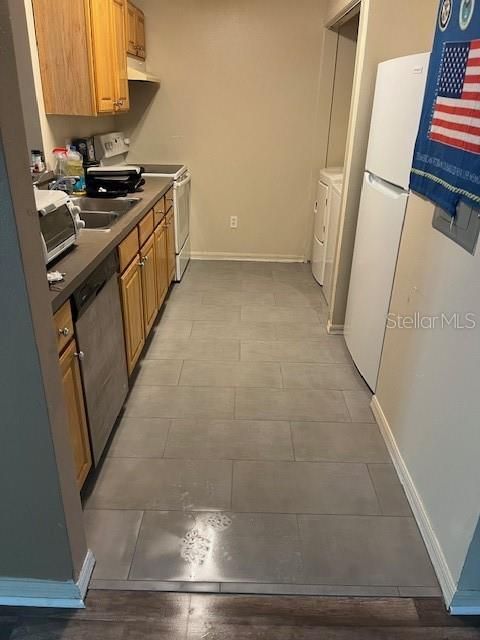 Active With Contract: $354,000 (6 beds, 0 baths, 3259 Square Feet)