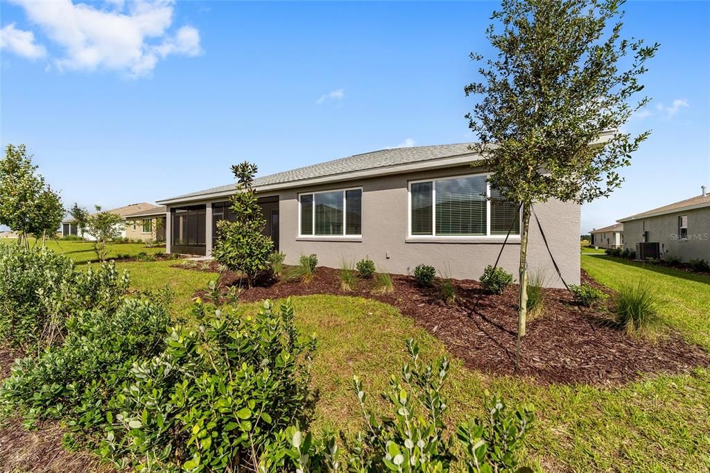 Activo con contrato: $443,000 (3 camas, 2 baños, 2678 Pies cuadrados)