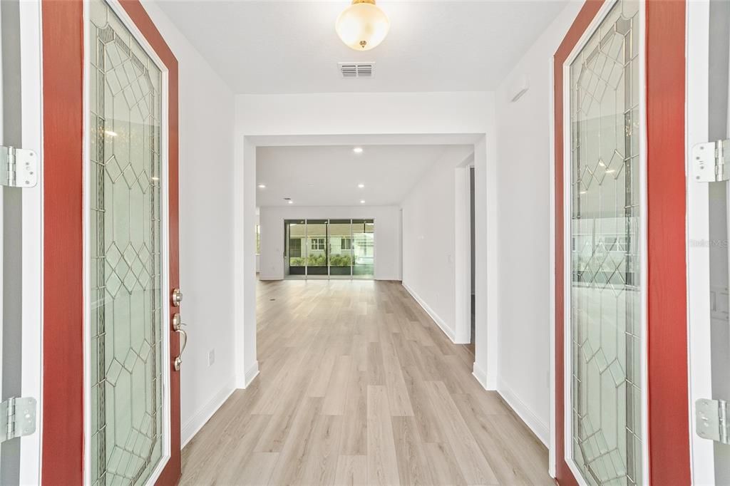 Activo con contrato: $443,000 (3 camas, 2 baños, 2678 Pies cuadrados)