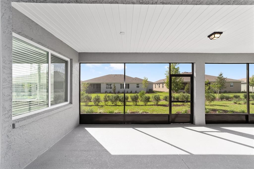 Activo con contrato: $443,000 (3 camas, 2 baños, 2678 Pies cuadrados)