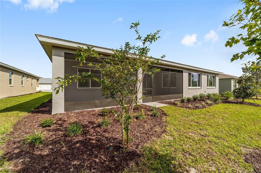 Activo con contrato: $443,000 (3 camas, 2 baños, 2678 Pies cuadrados)