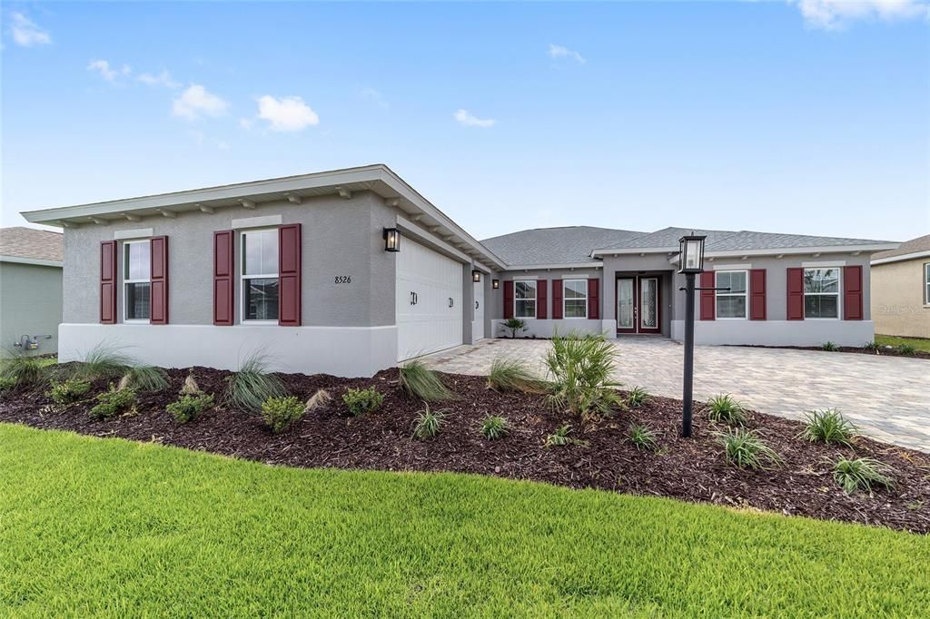 Activo con contrato: $443,000 (3 camas, 2 baños, 2678 Pies cuadrados)