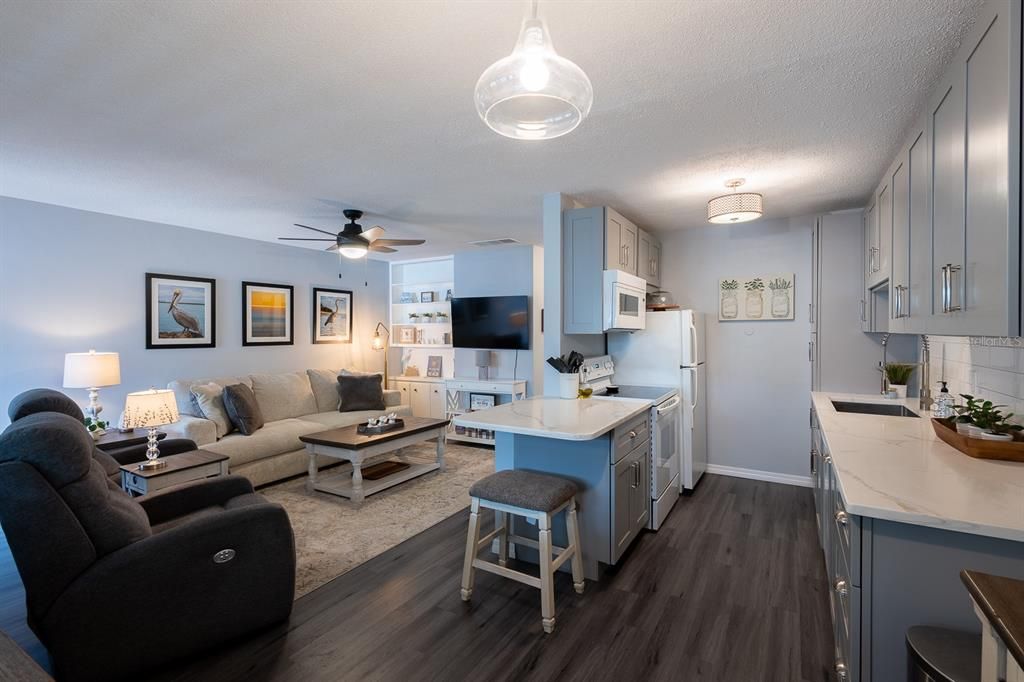 For Sale: $140,000 (1 beds, 1 baths, 640 Square Feet)