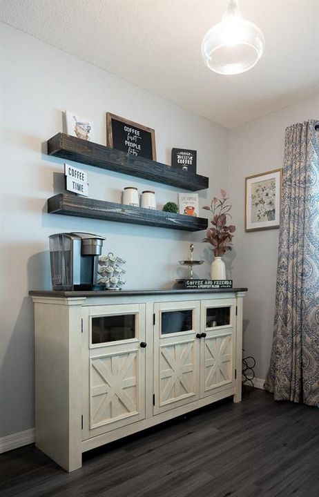 For Sale: $140,000 (1 beds, 1 baths, 640 Square Feet)