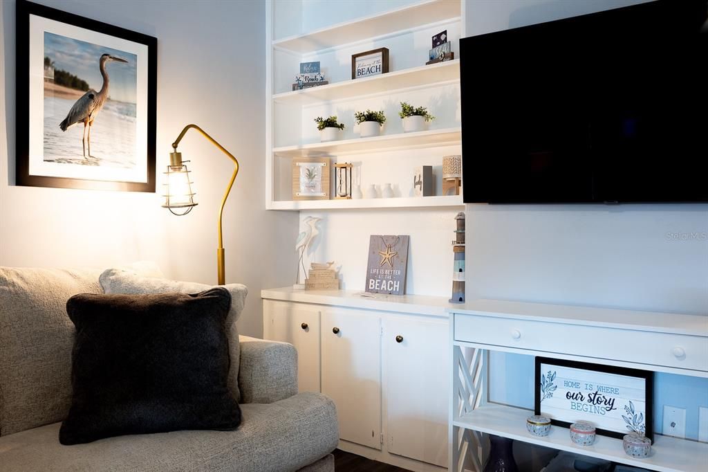 For Sale: $140,000 (1 beds, 1 baths, 640 Square Feet)