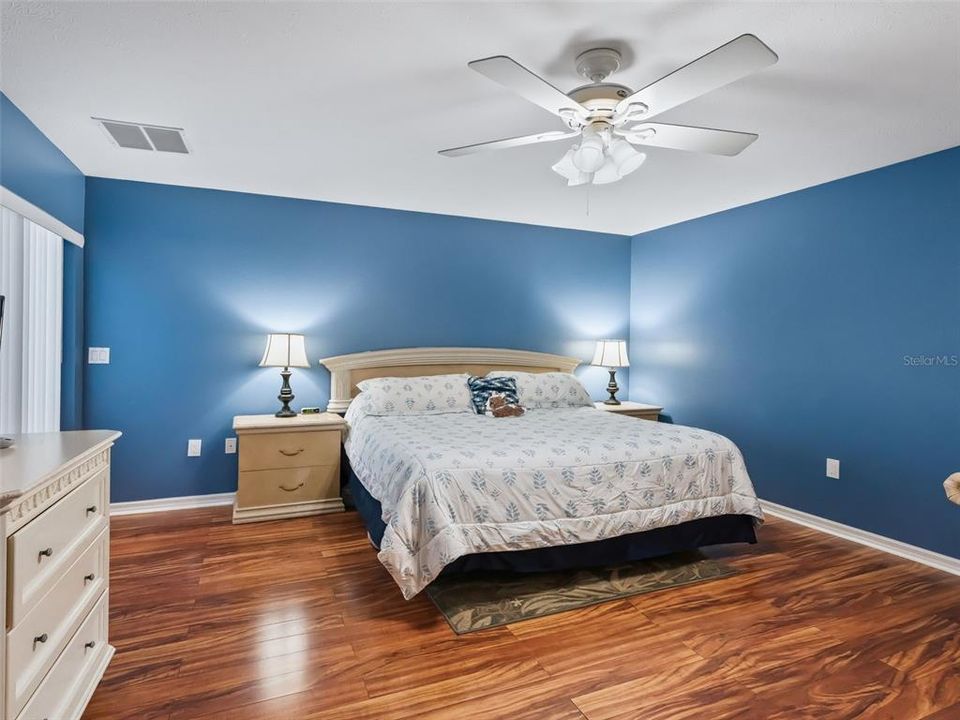 En Venta: $729,000 (3 camas, 2 baños, 2393 Pies cuadrados)