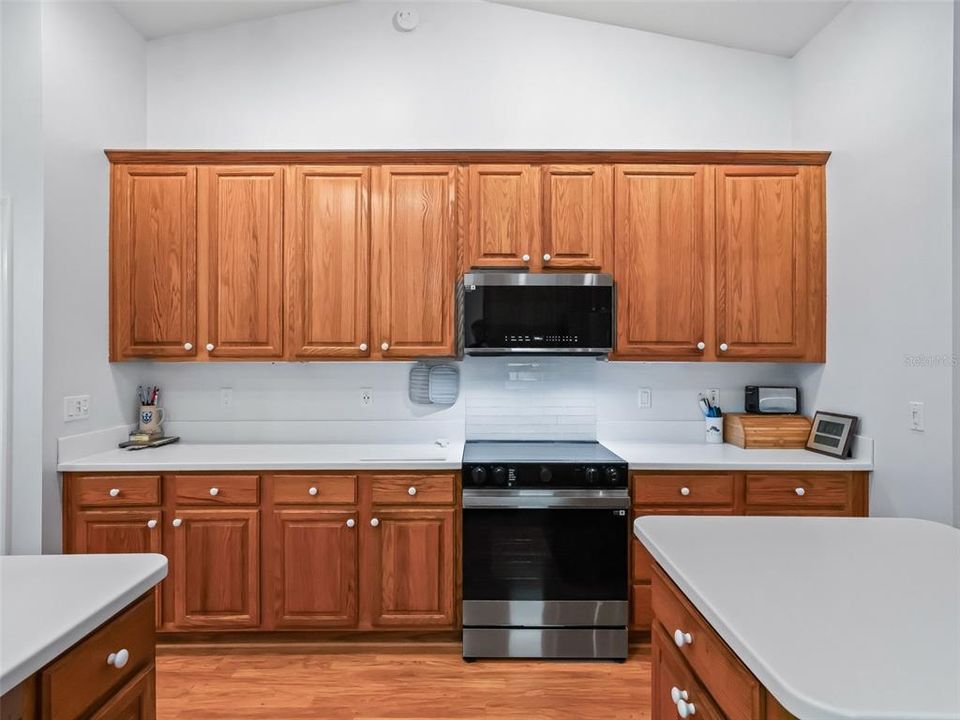 En Venta: $729,000 (3 camas, 2 baños, 2393 Pies cuadrados)