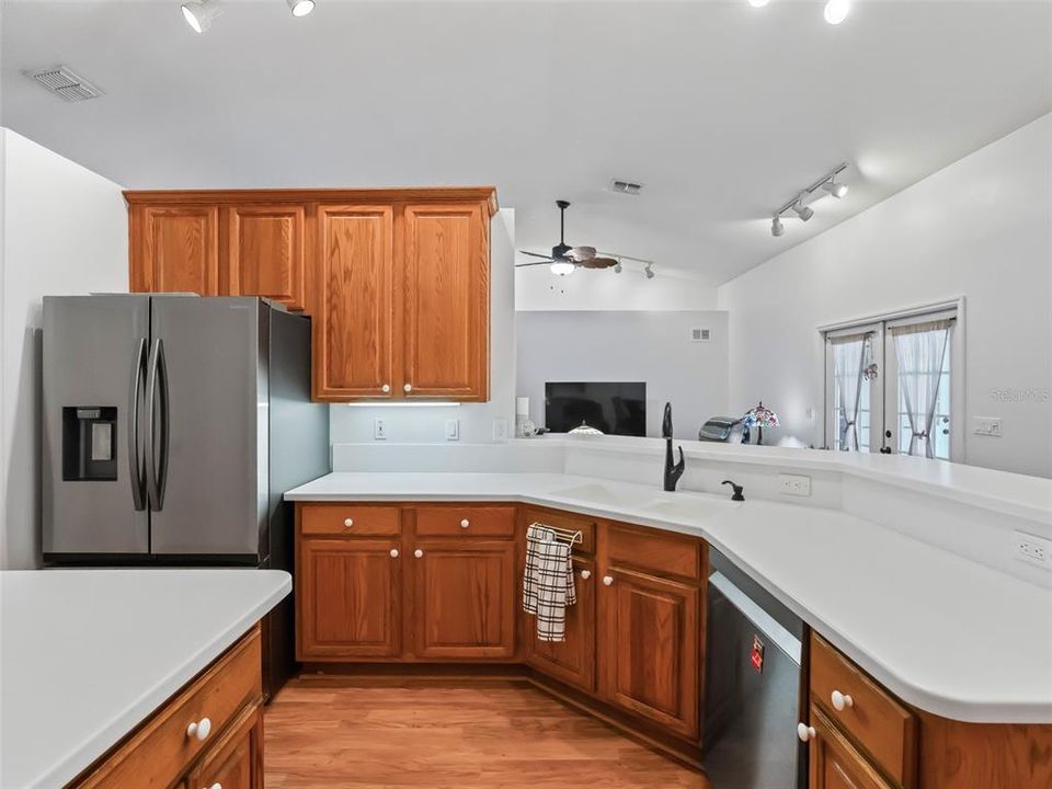 En Venta: $729,000 (3 camas, 2 baños, 2393 Pies cuadrados)