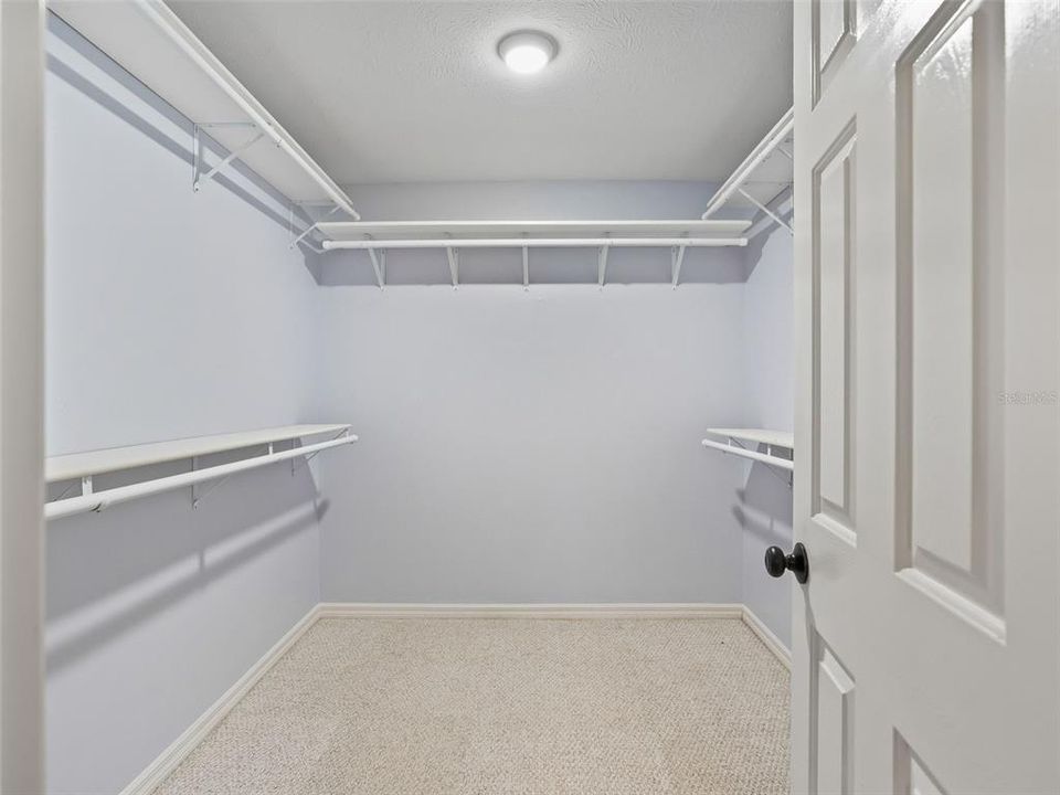 En Venta: $729,000 (3 camas, 2 baños, 2393 Pies cuadrados)