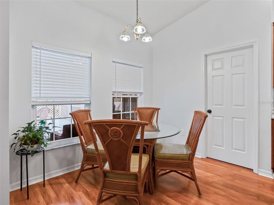 En Venta: $729,000 (3 camas, 2 baños, 2393 Pies cuadrados)