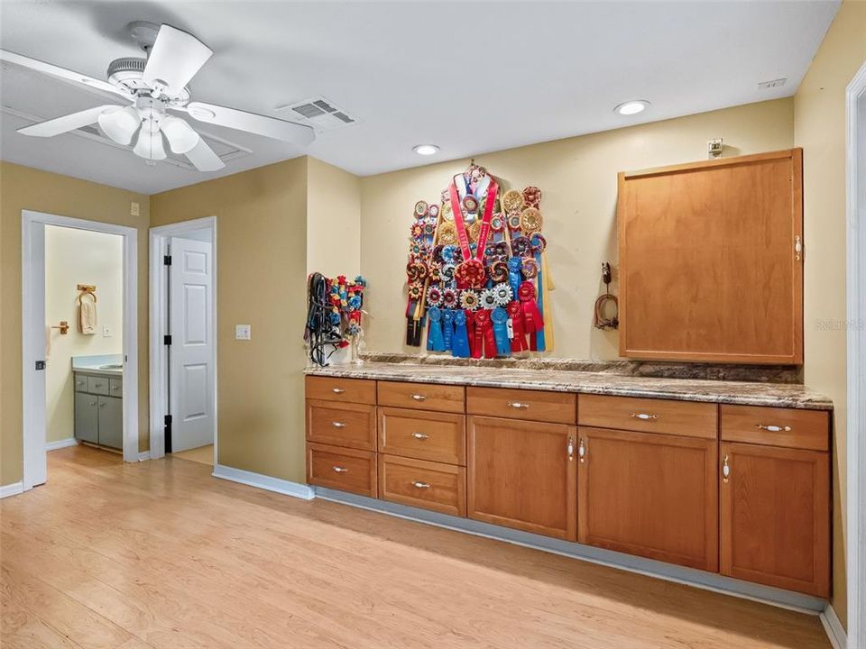 En Venta: $729,000 (3 camas, 2 baños, 2393 Pies cuadrados)