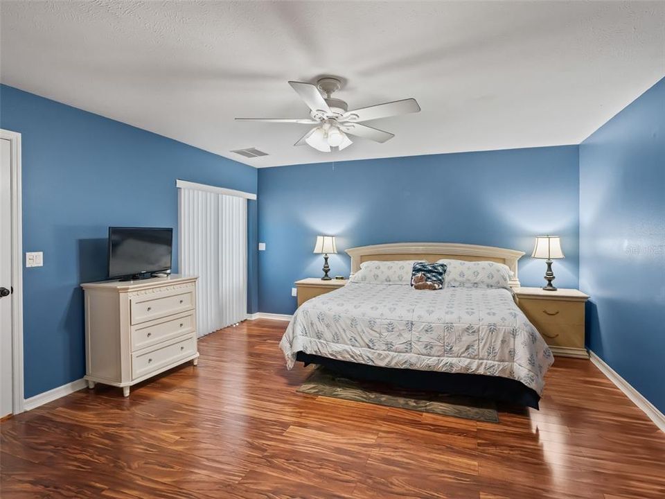 En Venta: $729,000 (3 camas, 2 baños, 2393 Pies cuadrados)