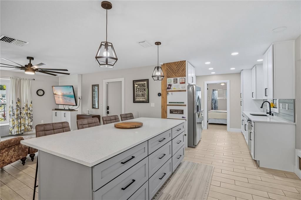 Active With Contract: $359,990 (3 beds, 2 baths, 1455 Square Feet)