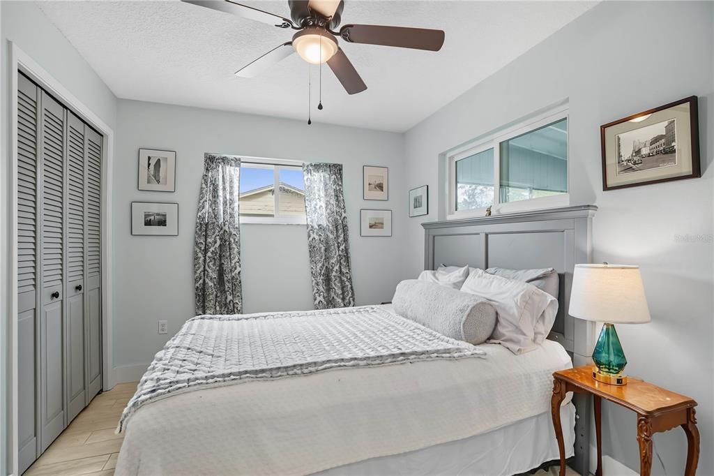 Active With Contract: $359,990 (3 beds, 2 baths, 1455 Square Feet)