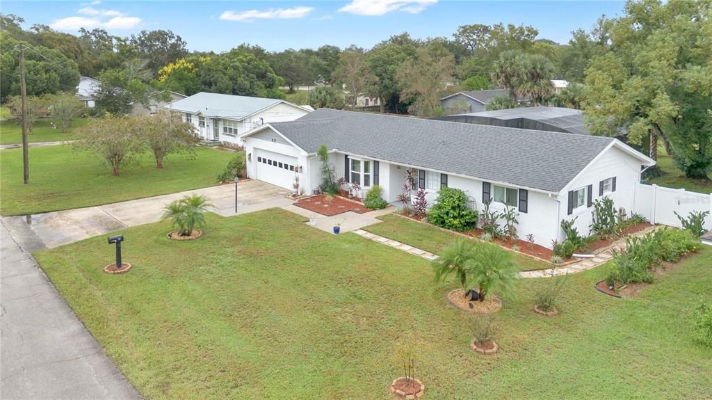 Active With Contract: $359,990 (3 beds, 2 baths, 1455 Square Feet)