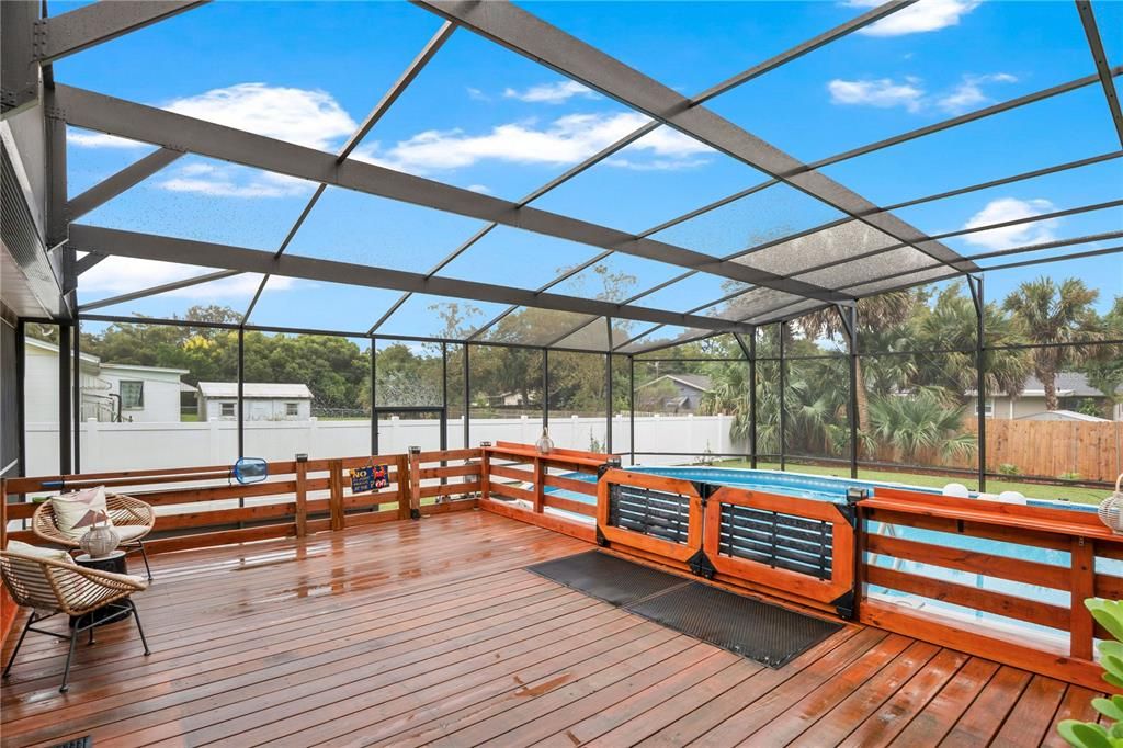 Active With Contract: $359,990 (3 beds, 2 baths, 1455 Square Feet)