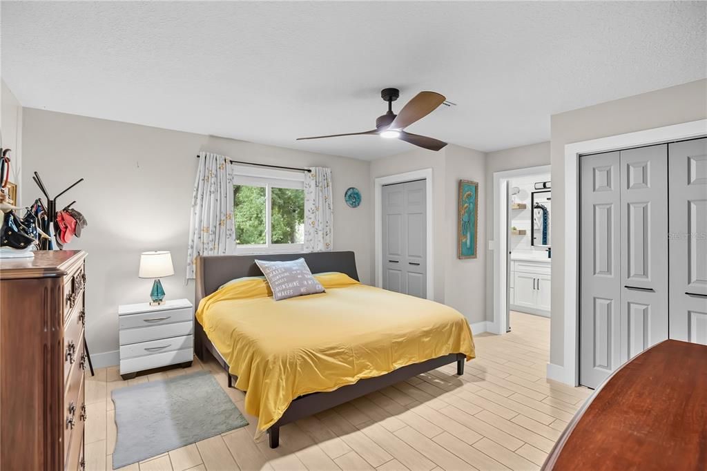 Active With Contract: $359,990 (3 beds, 2 baths, 1455 Square Feet)