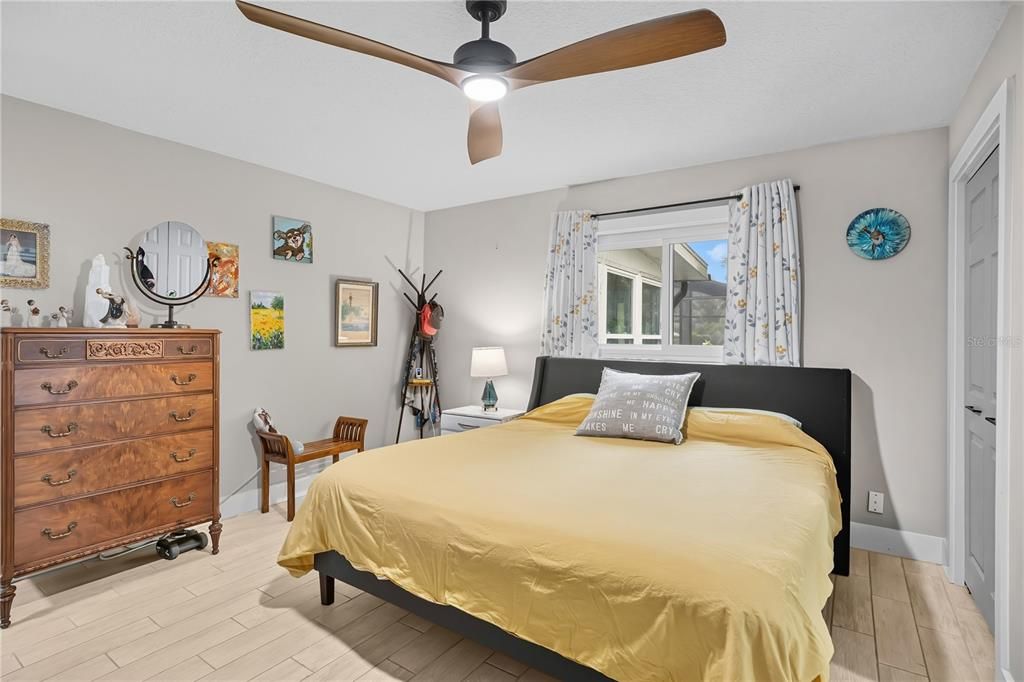 Active With Contract: $359,990 (3 beds, 2 baths, 1455 Square Feet)